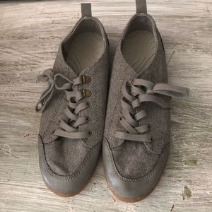 Heather grey Rocket Dog sneakers